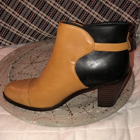 Wolverine Sz 8 1000 Mile Rockford Samantha Pleet Taupe Black Ankle Booties - Picture 6 of 13